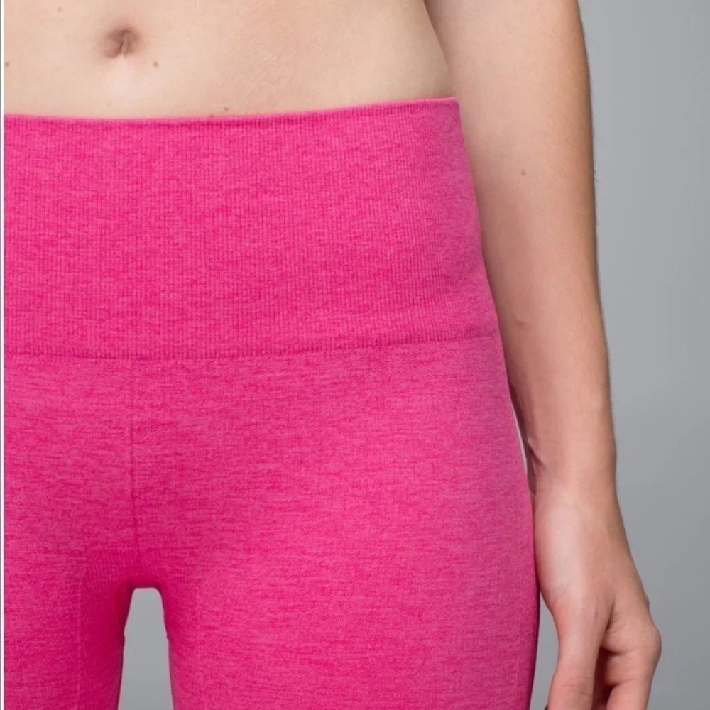Lululemon Free To Flow Crop 17” Legging Magenta Sz 4 - Picture 3 of 12